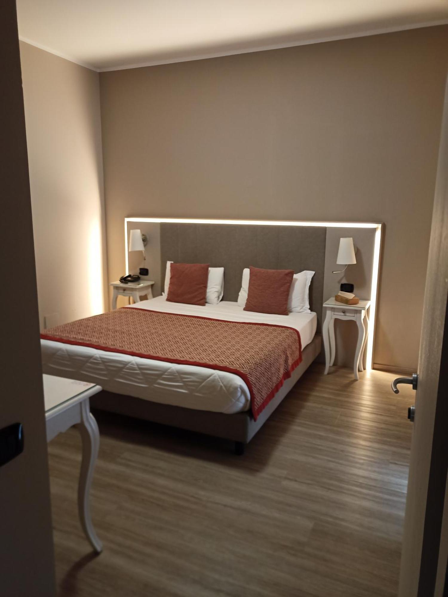 Hotel Villa Malpensa Vizzola Ticino Extérieur photo